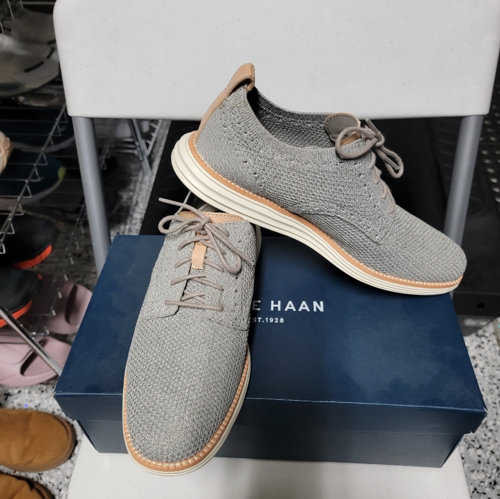 Mens Cole Haan Original Stitchlite Wingtip Oxford, grayish blue, size 8.5
